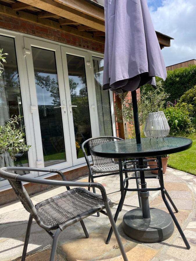 Chestnut Cottage East Bergholt Exterior foto